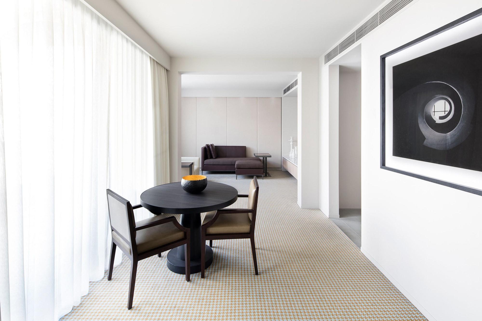 Hotel Realm Канберра Экстерьер фото A suite at The Standard East Village