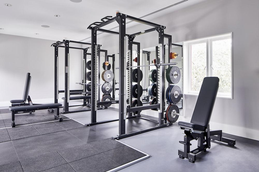 Hotel Realm Канберра Экстерьер фото A power rack