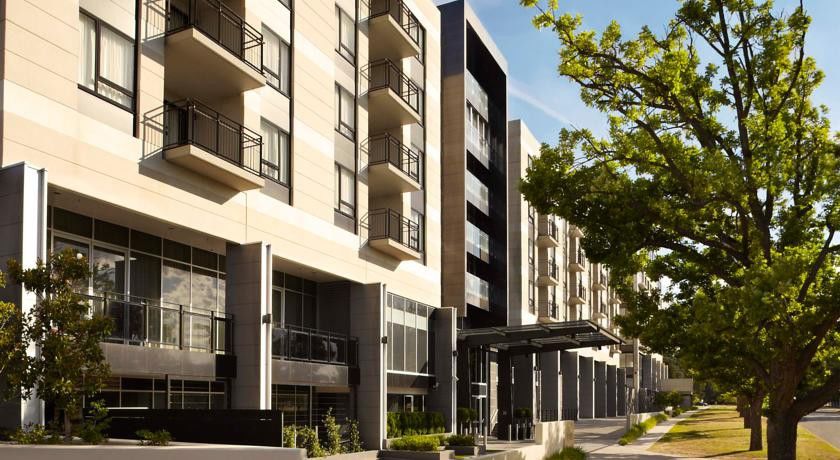 Hotel Realm Канберра Экстерьер фото Residential complex in the city