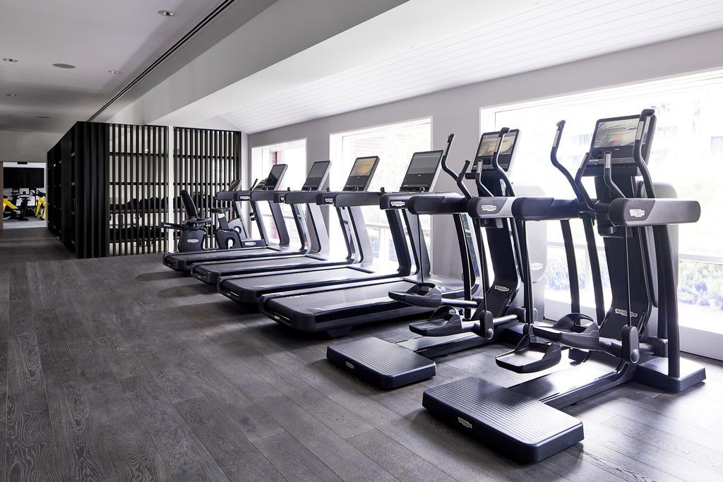 Hotel Realm Канберра Экстерьер фото The gym at The Standard East Village