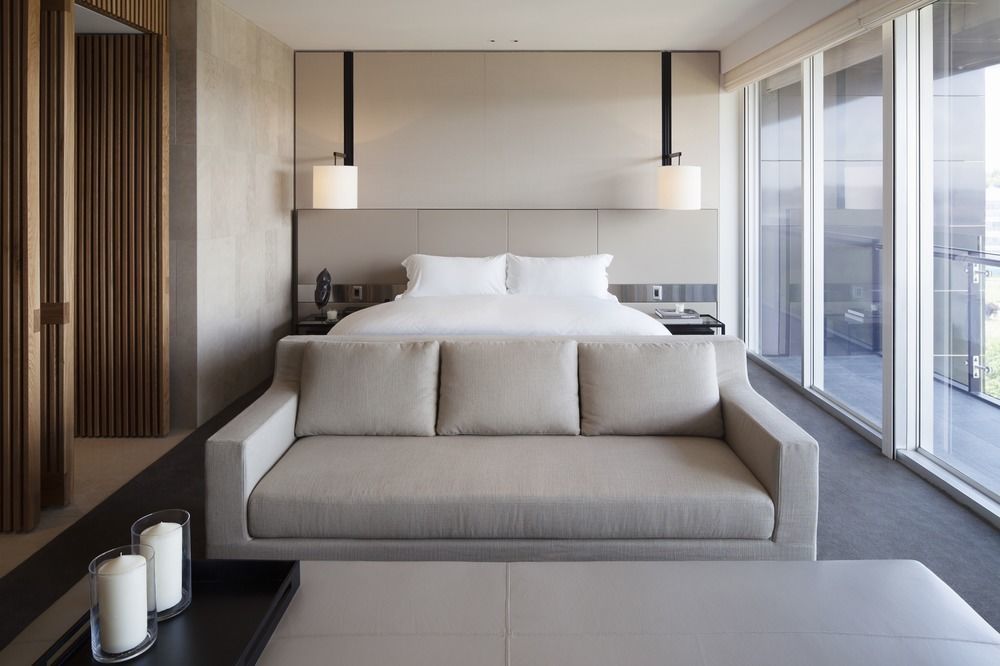 Hotel Realm Канберра Экстерьер фото A bedroom at The Edition