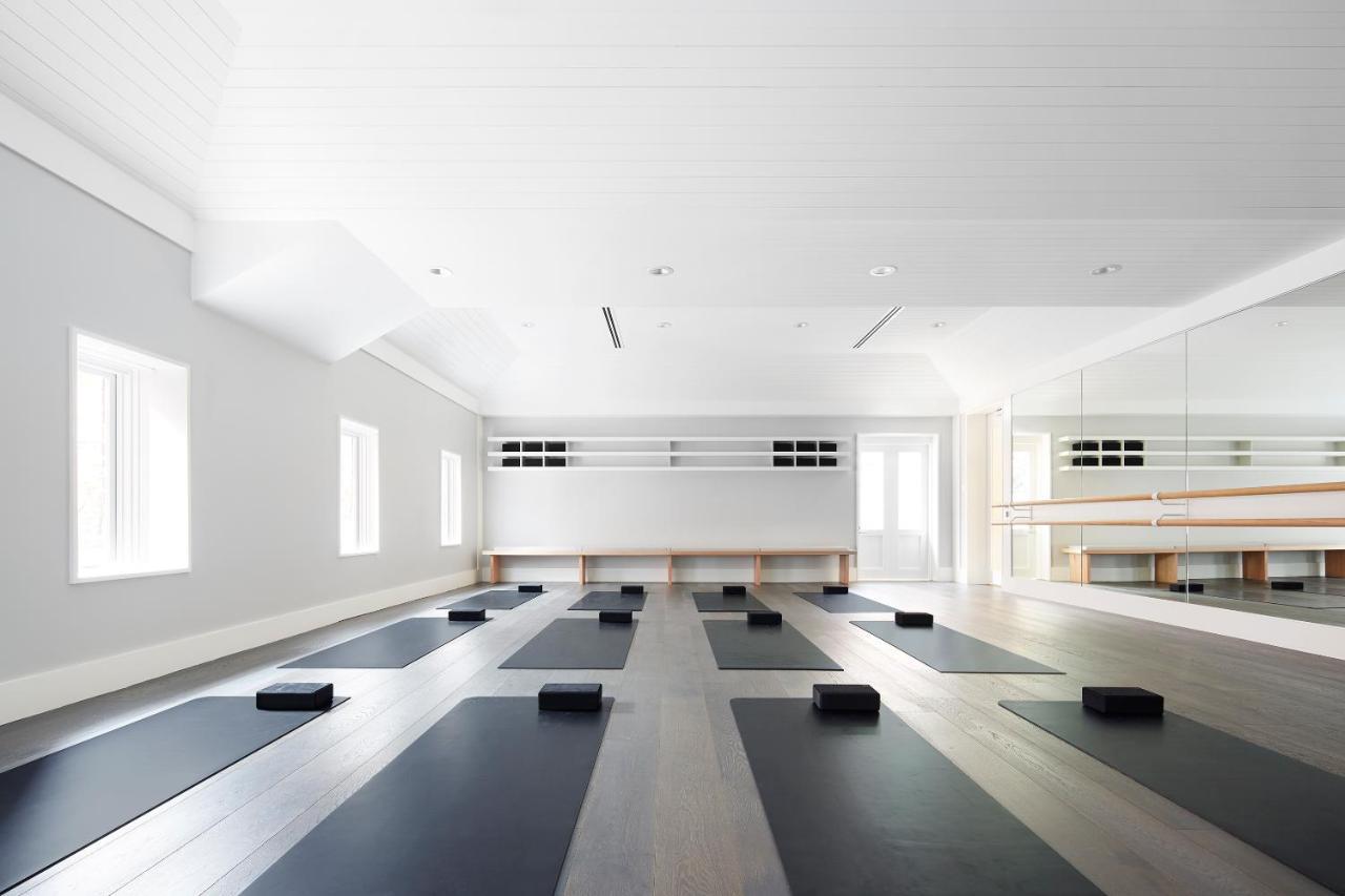 Hotel Realm Канберра Экстерьер фото The Yoga Room