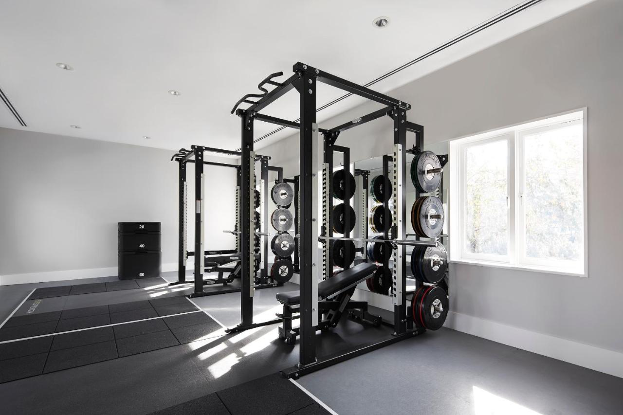 Hotel Realm Канберра Экстерьер фото A power rack